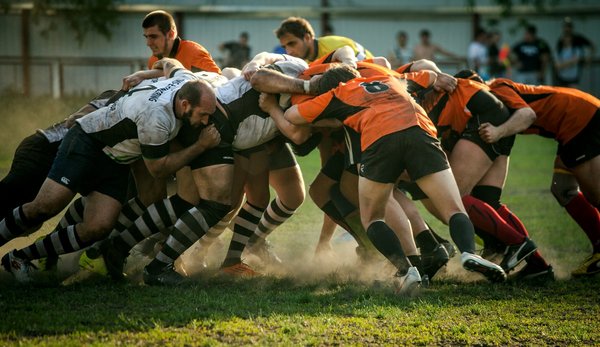 Come prevenire i crampi muscolari durante la pratica del rugby?