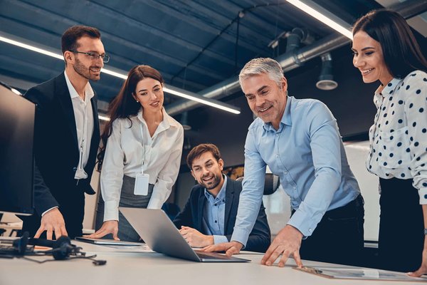 In che modo la tecnologia può contribuire a risolvere i problemi abitativi urbani?